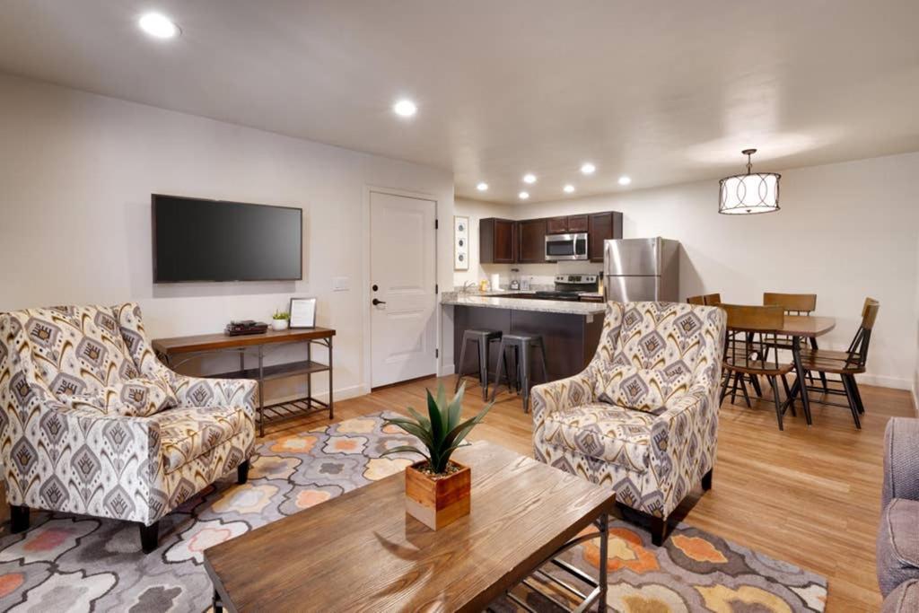 6H Spacious Redcliff Condo, Pool & Hot Tub โมอาบ ภายนอก รูปภาพ